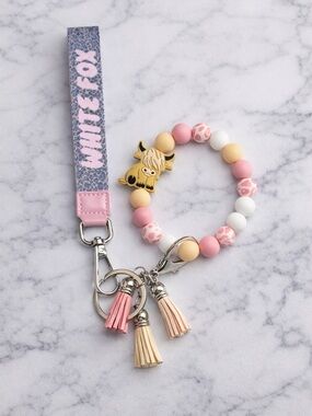 Boho Wristlet Keychain Bundle 💕Highland Cow Charm Cute Silicone Beaded Bracelet